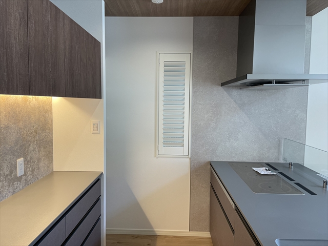 ウッドシャッターの施工例（２）