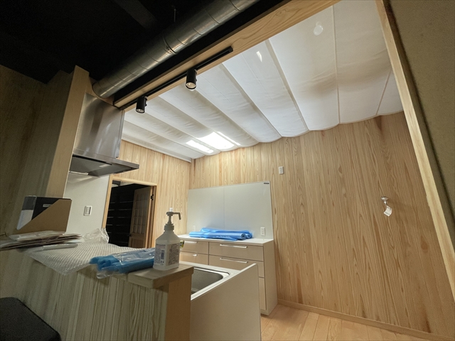 暑さ対策の天幕カーテン（３）